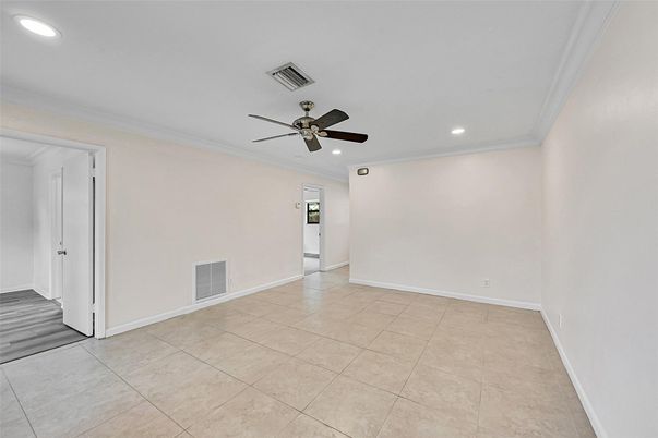 Empty room, Interior, Recessed Lighting