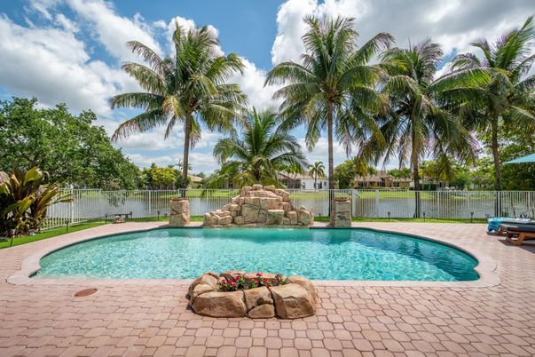 Exterior, Pool, Water