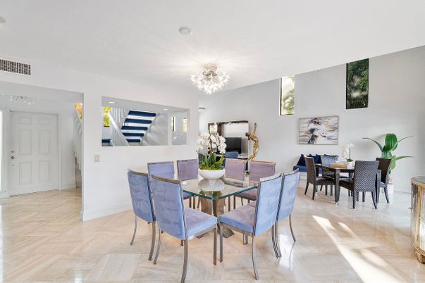 Chandelier, Dining room, Interior, Recessed Lighting, Wood Texture Flooring