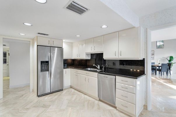Dining room, Interior, Kitchen, Recessed Lighting, Stainless Steel Appliances