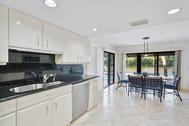 Dining room, Interior, Kitchen, Pendant Lights, Recessed Lighting