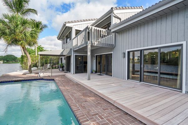 Exterior, Pool
