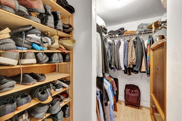 Interior, Walk-in Closets, Wood Texture Flooring