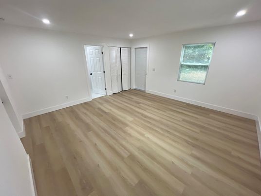 Empty room, Interior, Recessed Lighting, Wood Texture Flooring