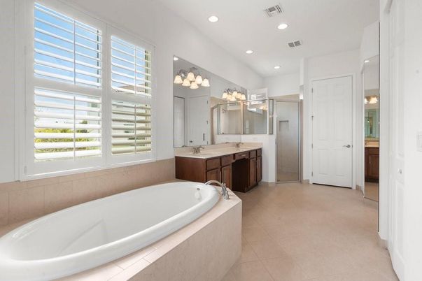 Bathroom, Dual Sink Vanities, Interior, Recessed Lighting