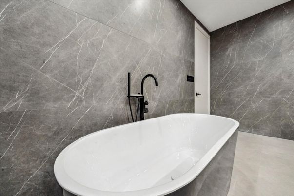 Bathroom, Free Standing Baths, Interior