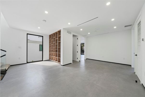 Empty room, Interior, Recessed Lighting