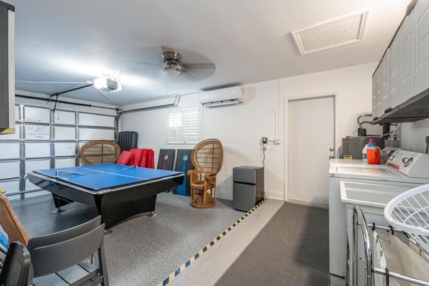 Game Room, Interior