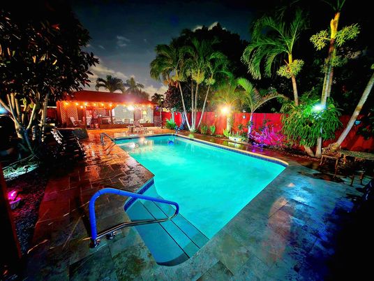Exterior, Pool