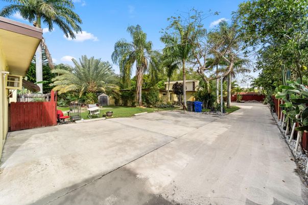 Backyard, Exterior