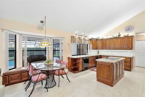 Dining room, Interior, Kitchen, Pendant Lights, Stainless Steel Appliances