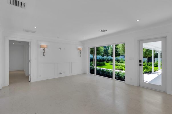 Empty room, Interior, Recessed Lighting