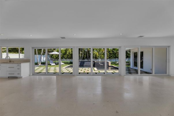 Empty room, Interior, Recessed Lighting, Water