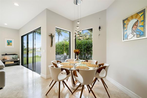 Dining room, Interior, Pendant Lights, Recessed Lighting