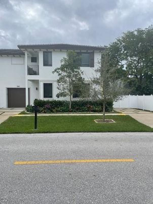 Attached, Exterior, Facade, Raised Ranch