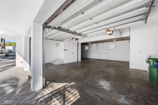 Garage, Interior