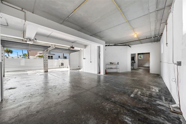 Garage, Interior