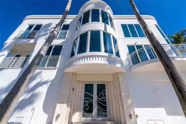 Exterior, Facade, None