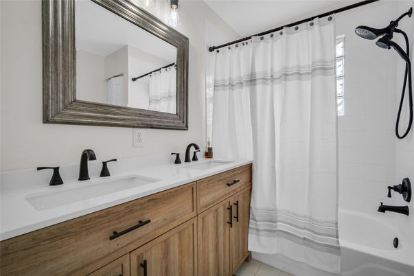 Bathroom, Dual Sink Vanities, Interior