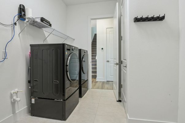 Interior, Utility Closets, Washer, Wood Texture Flooring