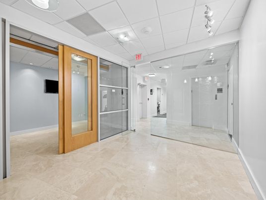 Elevator, Interior
