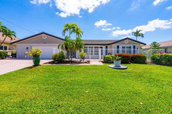 Attached, Backyard, Exterior, Facade, Ranch