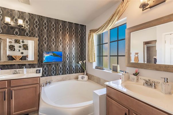 Bathroom, Dual Sink Vanities, Interior