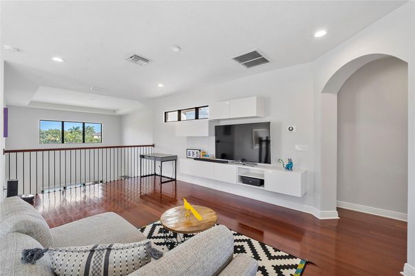 Interior, Living room, Recessed Lighting, Wood Texture Flooring