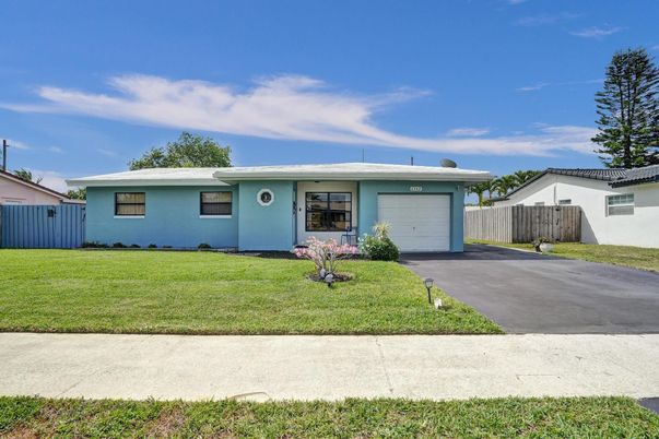 Attached, Backyard, Exterior, Facade, Ranch