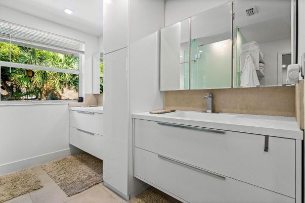 Bathroom, Interior, Recessed Lighting