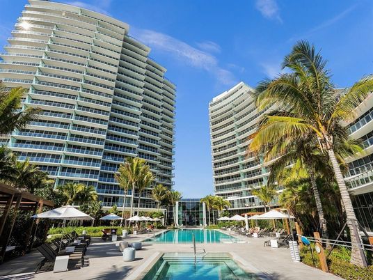 Exterior, Facade, Pool, Condo Building