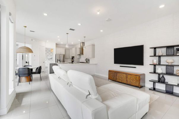 Dining room, Interior, Kitchen, Living room, Pendant Lights, Recessed Lighting, Stainless Steel Appliances