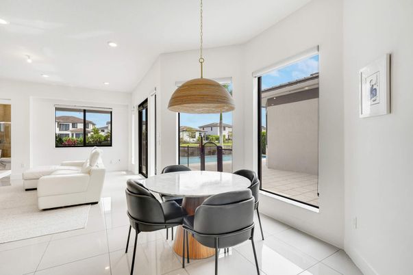 Dining room, Interior, Living room, Pendant Lights, Recessed Lighting