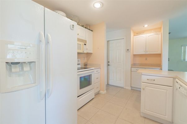 Interior, Kitchen, Recessed Lighting, Washer