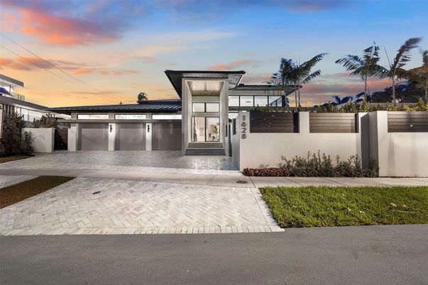 Exterior, Facade, Solar Panels, Modern