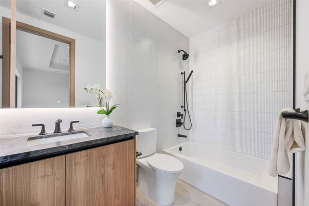 Bathroom, Interior, Recessed Lighting
