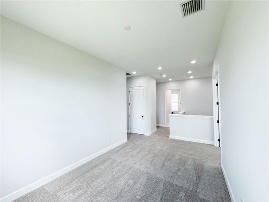 Empty room, Interior, Recessed Lighting