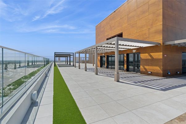 Backyard, Exterior, Facade, Modern