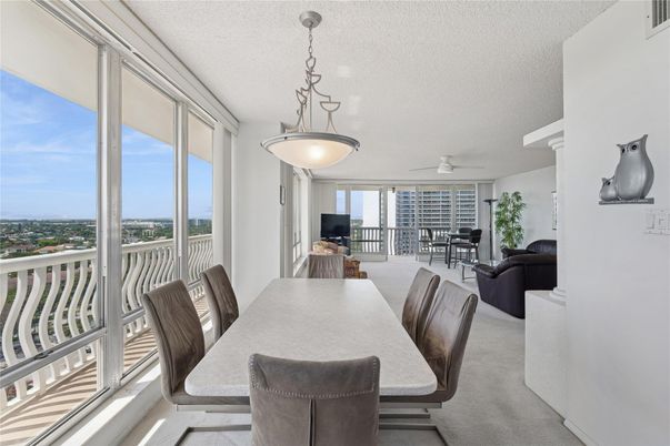 Dining room, Interior, Living room, Pendant Lights