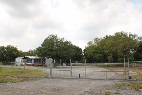 Exterior, Tennis Courts