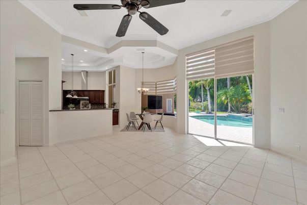 Chandelier, Dining room, Interior, Kitchen, Recessed Lighting
