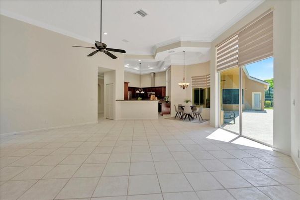 Chandelier, Dining room, Interior, Kitchen, Recessed Lighting
