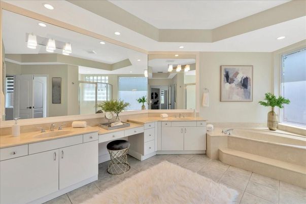 Bathroom, Dual Sink Vanities, Interior, Recessed Lighting