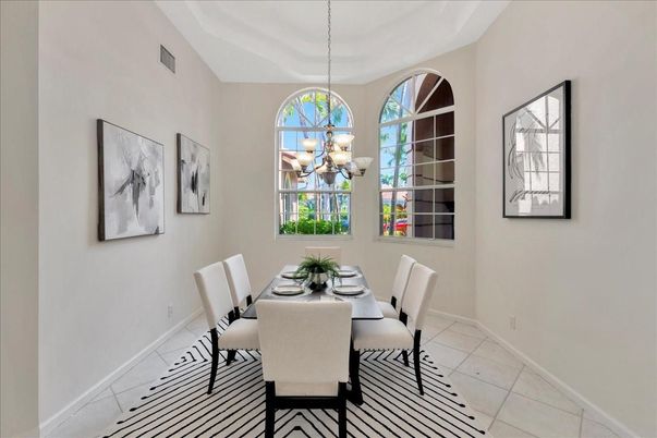 Chandelier, Dining room, Interior, Pendant Lights