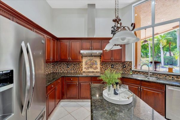 Interior, Kitchen, Pendant Lights, Stainless Steel Appliances