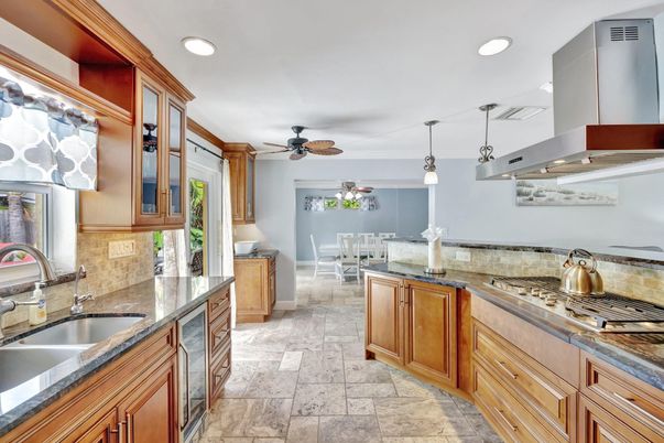 Dining room, Interior, Kitchen, Pendant Lights, Recessed Lighting