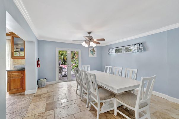 Dining room, Interior