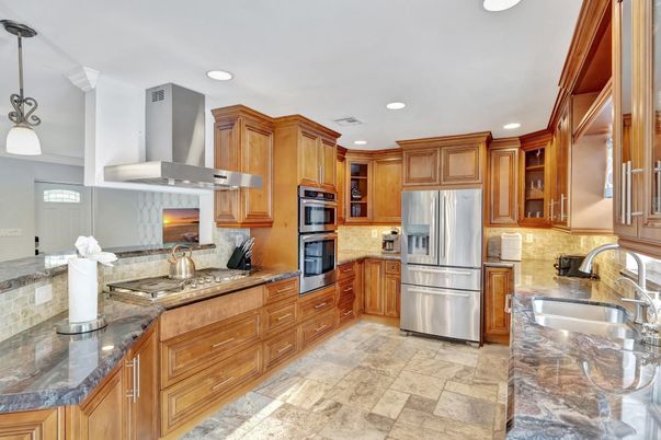Interior, Kitchen, Pendant Lights, Recessed Lighting, Stainless Steel Appliances