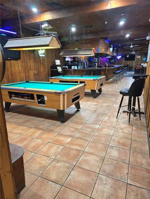Billiard Table, Game Room, Interior, Recessed Lighting