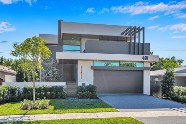 Attached, Exterior, Facade, Modern
